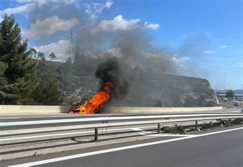 Un V Hicule Prend Feu Sur Lautoroute La Ciotat