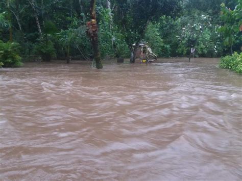 Vídeo Fotos Chuva provoca alagamentos e inundações na costa sul