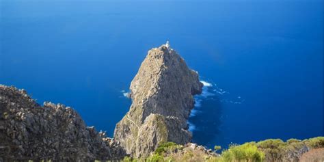 Ponza Faro Monte Della Guardia Idee Di Viaggio The Wom Travel