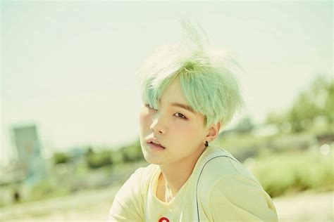 5 K Pop Idols Who Rocked Mintgreen Hair