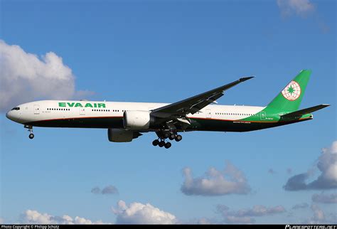 B 16737 EVA Air Boeing 777 3ALER Photo by Philipp Schütz ID 1100092