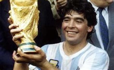 A Sus 60 Años Fallece Diego Armando Maradona Telediario México