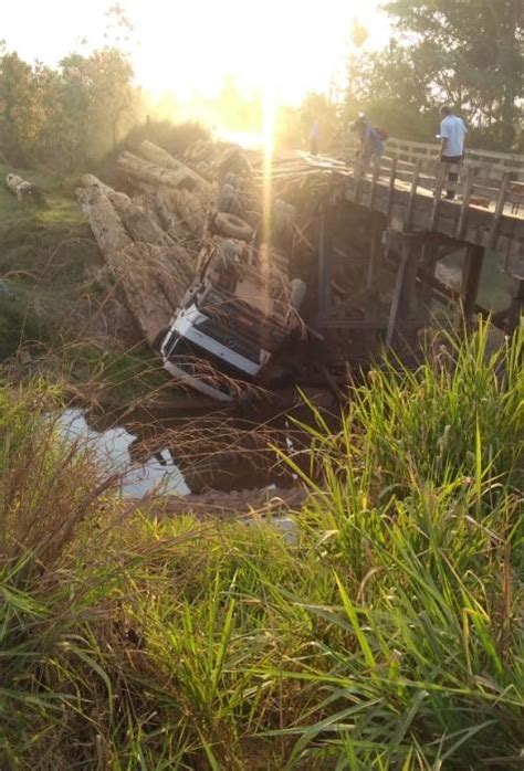 Ponte Quebra E Caminh O Carregado Tora De Madeira Cai Rolnews