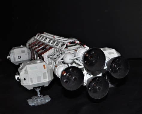 Space 1999 Eagle Transporter Science Fiction Plastic Model Kit 1