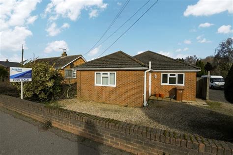 Downham Road Outwell Wisbech 3 Bed Detached Bungalow £235 000