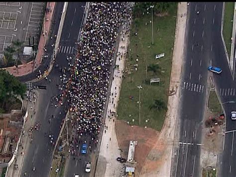 G Protesto Na Barra Rio Interdita Avenida Salvador Allende