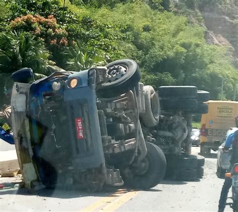 Caminh O Carregado De Pedras Fica Destru Do Ap S Acidente Em Marechal