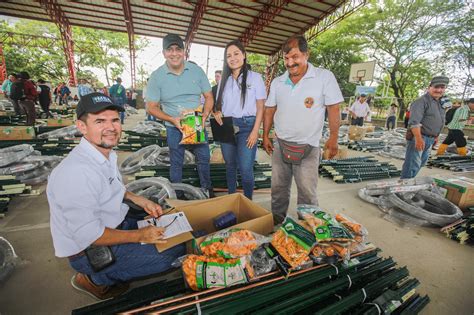 Entrega de 100 kits de cercas eléctricas fotovoltaicas para el