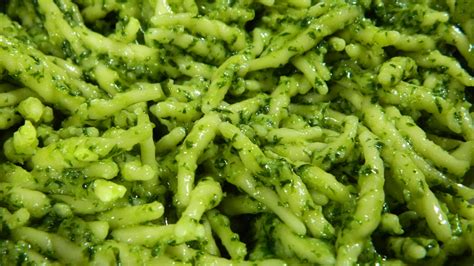 Trofie Con Pesto Tradizionale Alla Genovese Superchio