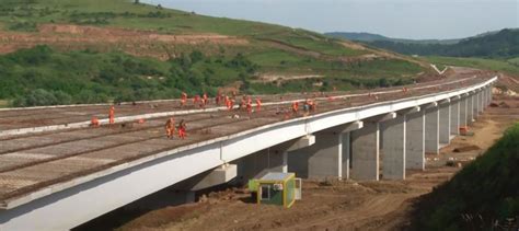 Ziua de Cluj Mobilizare pe A3 lângă Cluj Furnicar de constructori pe