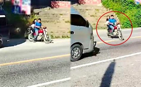 Microb S Atropella A Familia Que Iba En Una Motocicleta Video