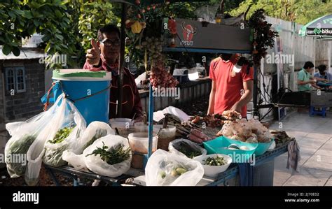 BBQ Food Vendor Asoke Road Asok Montri Road Aka Soi Sukhumvit 21 Klong