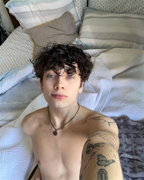 gagagucci | Black hair boy, Boys with curly hair, Dark hair blue eyes