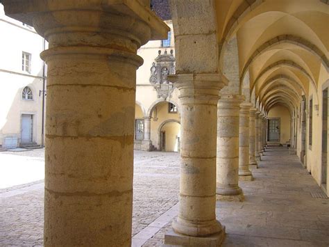 Ancien couvent des Ursulines sur la commune de Poligny Département du