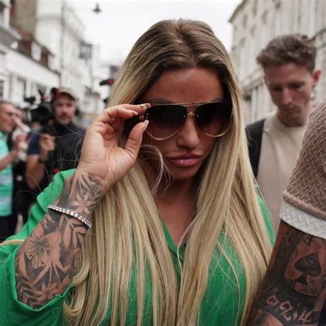 Daily Star On Twitter Katie Price Has Shared Her Latest Career Move