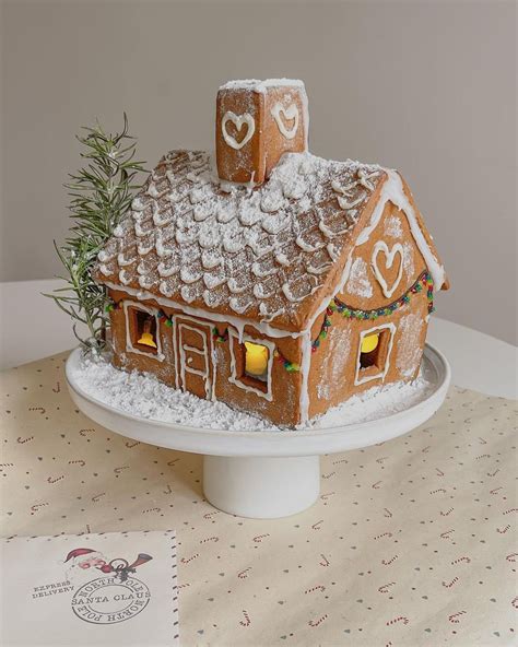 30 Cute and Easy Gingerbread House Ideas