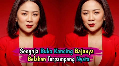 Panas Tante Ernie Unggah Foto Tanpa Br Netizen Gembira Melihatnya