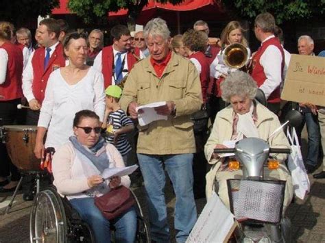 Hünxe Ein Flashmob für Menschenwürde