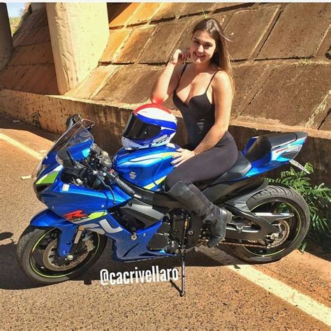 A Imagem Pode Conter Pessoa Motorcycle Girl Biker Girl Motorbike