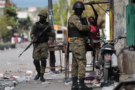 Evacúan Por Aire Al Personal No Esencial De La Embajada De Los Estados Unidos En Haití El