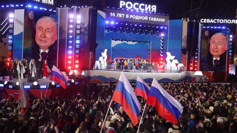 Putin celebra su victoria electoral y el décimo aniversario de la