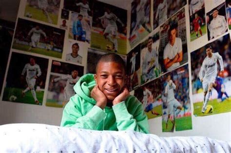 Pictures of Mbappe posing with "fans" Henry and Ronaldo go viral ...