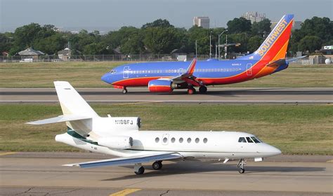 What are the Best Love Field Airport (DAL) Parking Options?