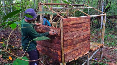 Membangun Buscraft Shelter Yang Aman Saat Di Hutan Camping Survival