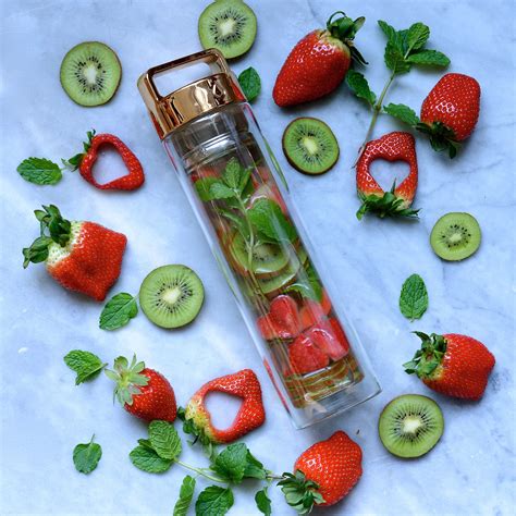 Kiwi Strawberry And Mint Fruit Infused Water Bottle Mint Detox