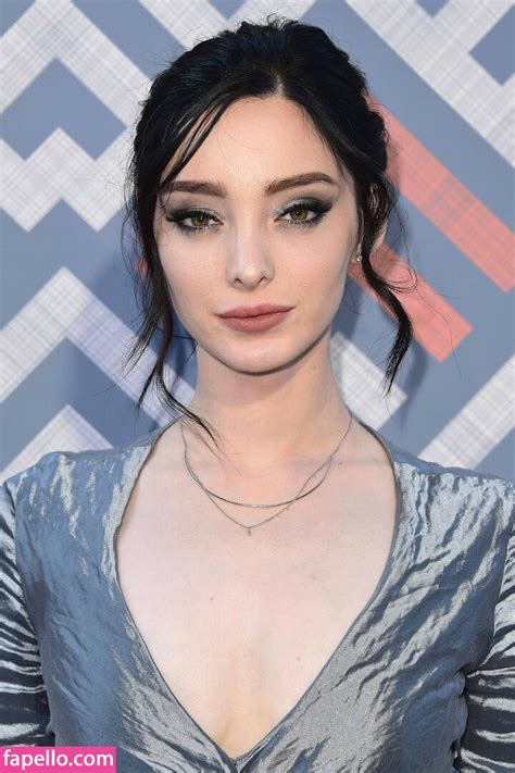 Emma Dumont