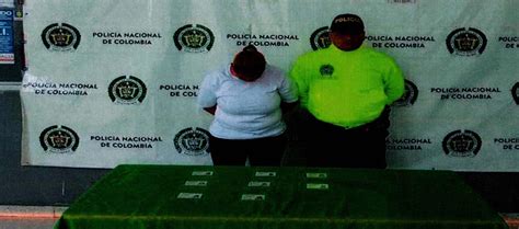 Mujer Capturada En Posesión De 8 Cédula En Barranquilla