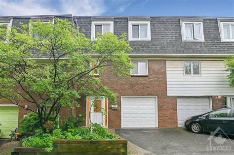 Rideau River Lane Townhouse In Ottawa Rentcanada