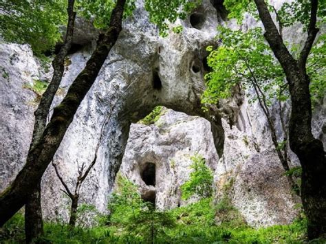 sfincsii  babele din uricani povestea locurilor