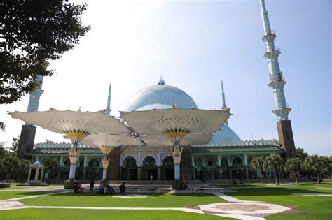 Masjid Raya Al Azhom Siapkan Kapasitas 10 Ribu Jemaah Salat Iduladha