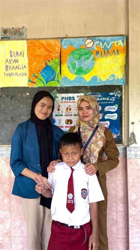 Generasi Sehat Masa Depan Program Sosialisasi Phbs Di Sdn Sidayu Oleh