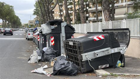 L Emergenza Rifiuti A Roma Arriva Anche In Germania Ecco Cosa Ha S