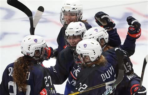 Hockey Sur Glace Match Amical Une Victoire Historique Pour Les Bleues