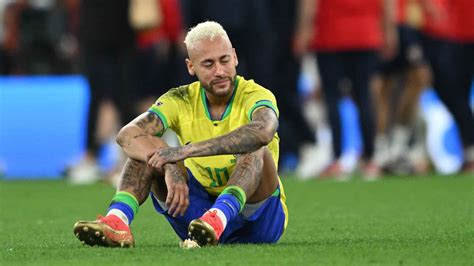 Neymar criticado en Brasil por no acudir al último adiós a Pelé Sí