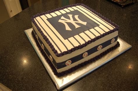 Ny Yankees Cake On Cake Central Yankee Cake Cake Baseball Field Cake