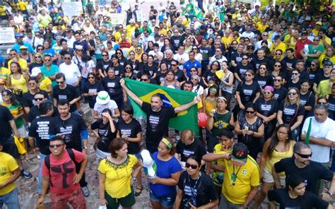 Manaus tem manifestação de apoio a Lava Jato FOTOS fotos em Amazonas