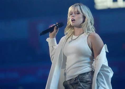 Pin By Fish On Pins By You Blonde Wife Woman Crush Everyday Renee