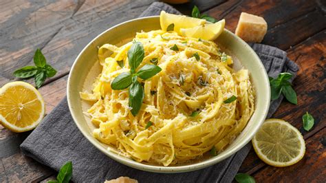 Lemon Pasta Is The Creamy Dish That S Well Worth The Time