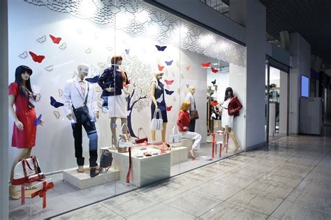 Create A Stunning Window Display The Shop Fitting Shop