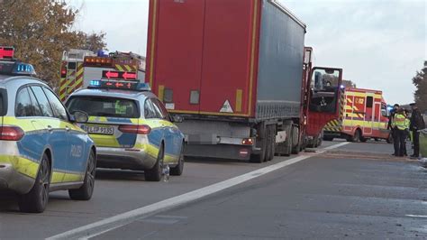 Unfall A Gro Ippener Dreieck Stuhr Langer Stau Nach Laster Kollision