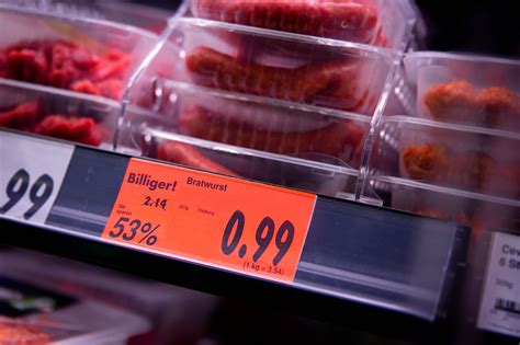 Greenpeace Supermarkt Fleisch Meist Aus Problematischer Tierhaltung