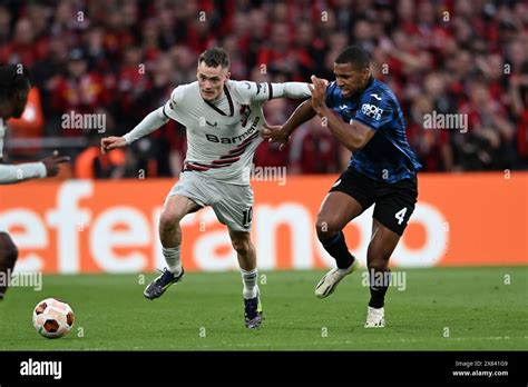 Florian Wirtz Bayer 04 Leverkusen Isak Hien Atalanta During The UEFA