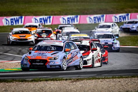 Vollgaswochen Der Adac Tcr Germany Beginnen Auf Dem Dekra Lausitzring