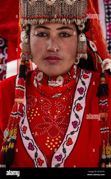 Costume tajik hi-res stock photography and images - Alamy