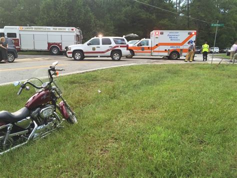 1 Hurt After Motorcycle Crash In Greenville Co