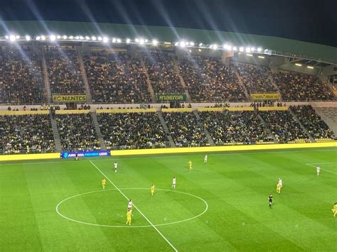 Fc Nantes Plus De Personnes Au Stade Cest Incroyable